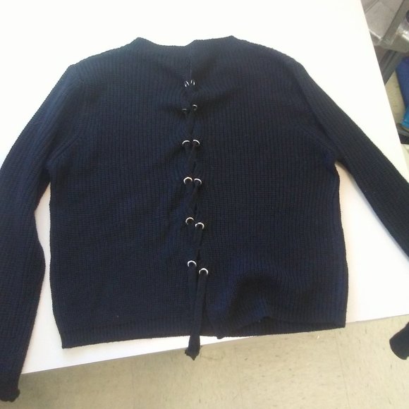 Sweater - Picture 4 of 6